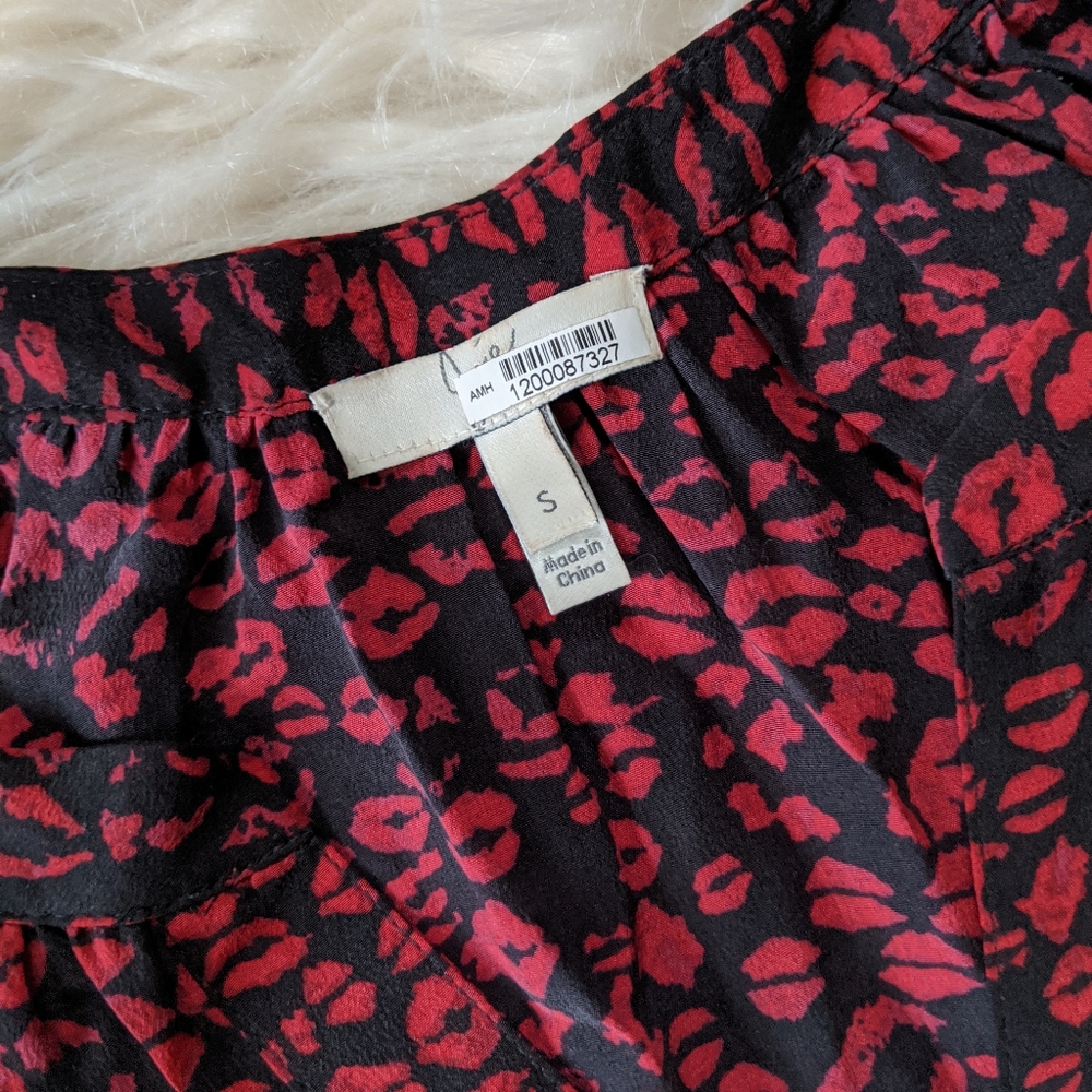 Joie Addie B Lips Kisses Silk Top Size Small - Picture 4 of 6